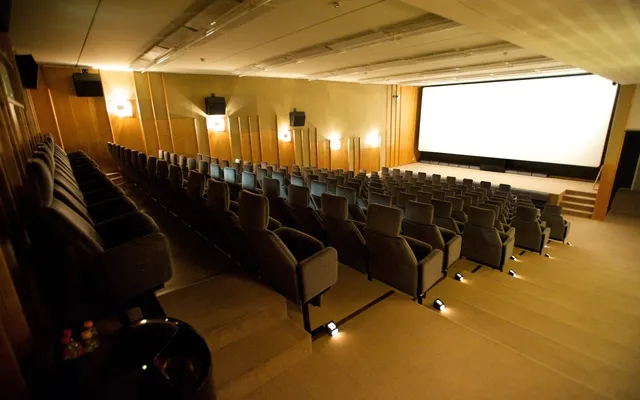 Studio 1 eli "Sininen sali"